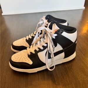 ⚜️ Nike Black and White Jordan Sneakers